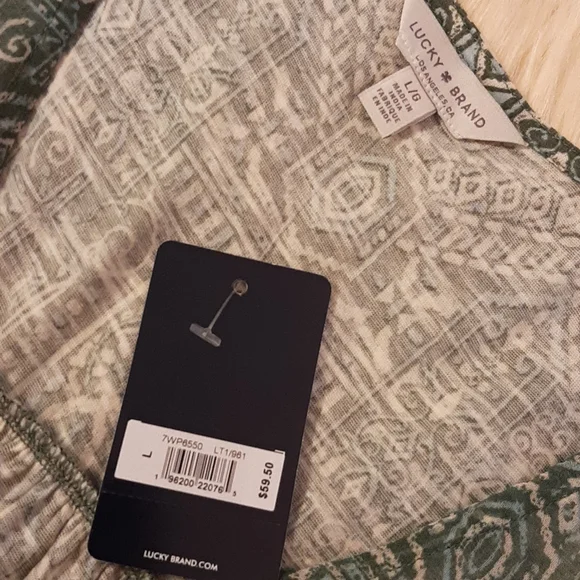 Lucky Brand Green/White/Blue Geometric Print Top, Large, NWT - Picture 4 of 12